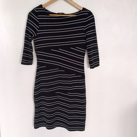 Wardrobe semi formal striped black and white dress with 3/4 sleeves - Picture 2 of 5